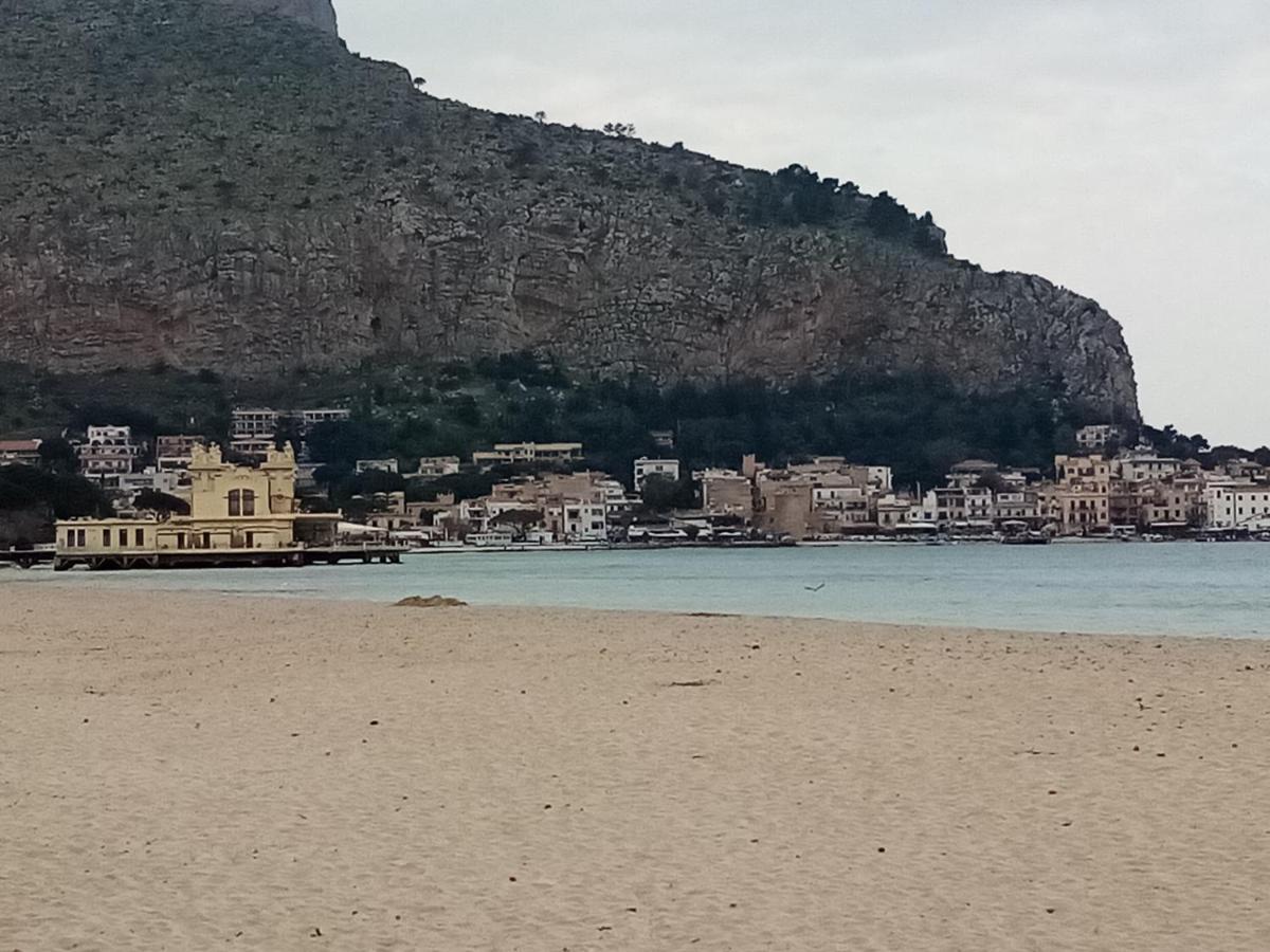 Casa Rosamarina Lägenhet Mondello Exteriör bild