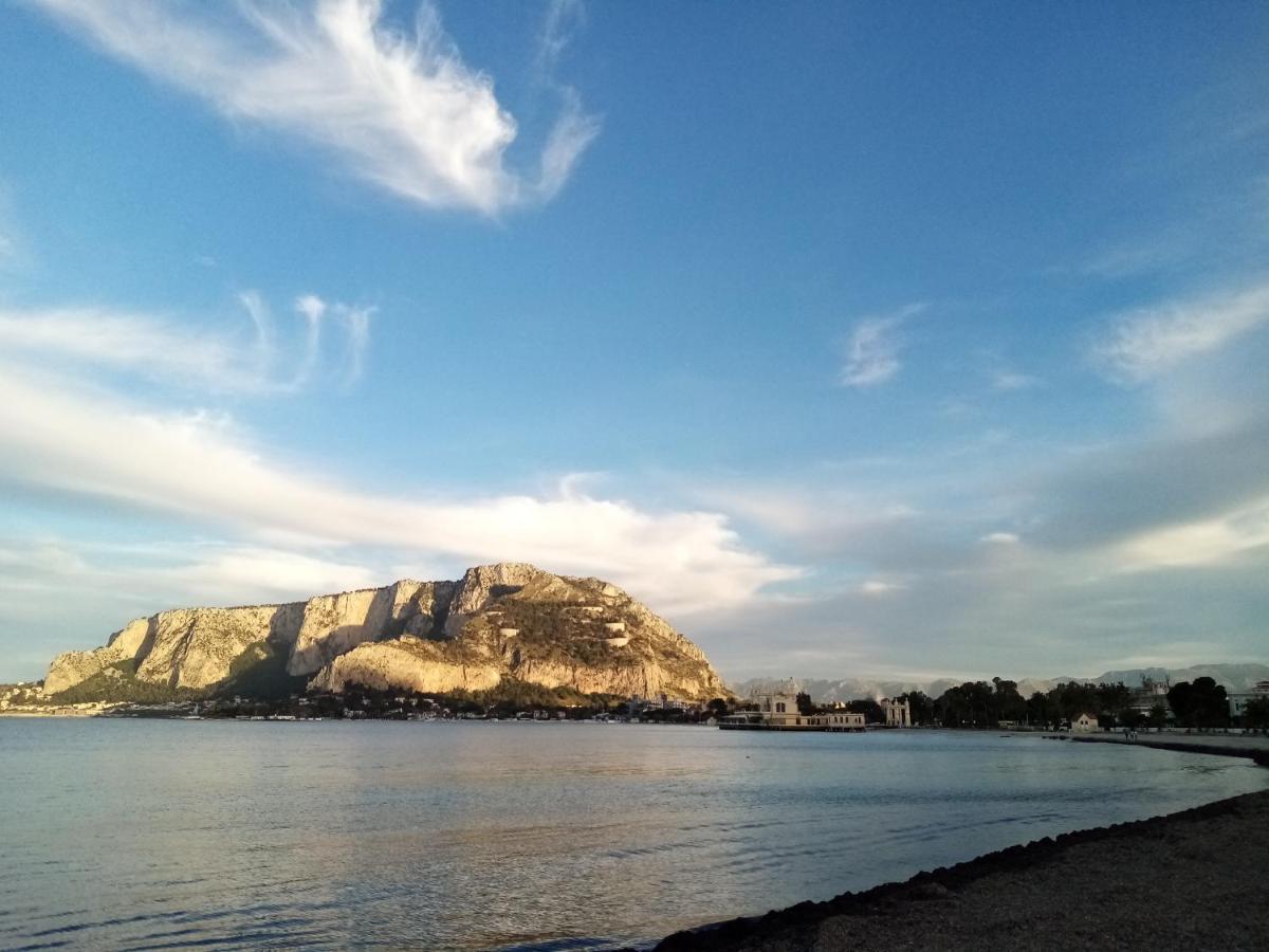 Casa Rosamarina Lägenhet Mondello Exteriör bild