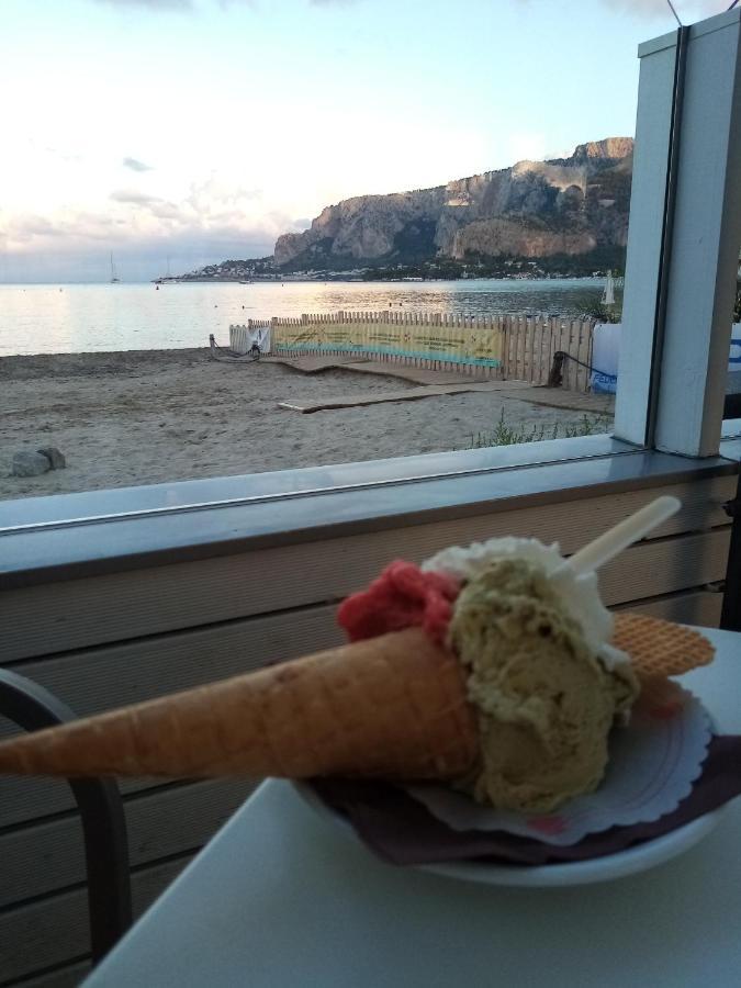 Casa Rosamarina Lägenhet Mondello Exteriör bild