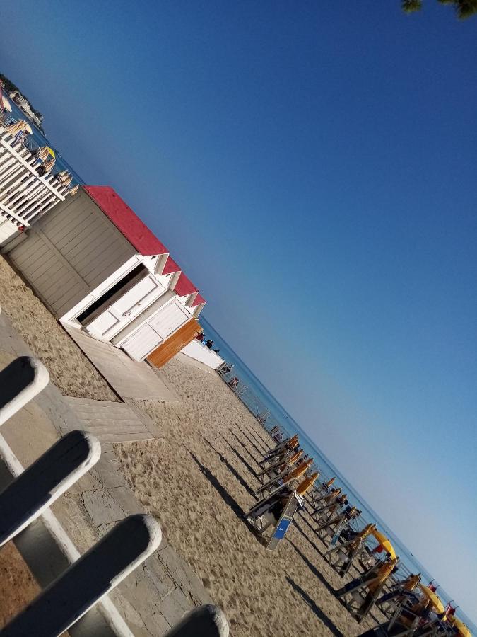 Casa Rosamarina Lägenhet Mondello Exteriör bild